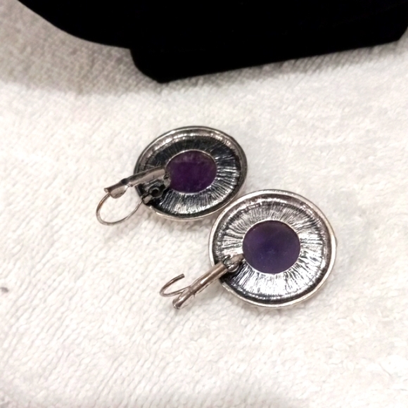 Silvertone Neckless & Pierced Earrings with Lilic Amethyst stones - Picture 4 of 9